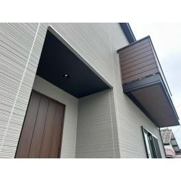 【静岡県浜松市】屋根,外壁,板金工事/人気のチタングレーが映えるモダンハウス