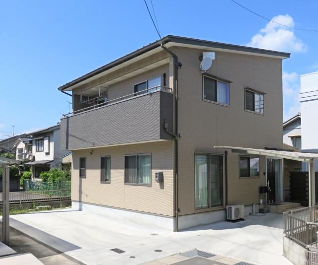 外壁板金の種類とは?特徴・選び方を解説します!