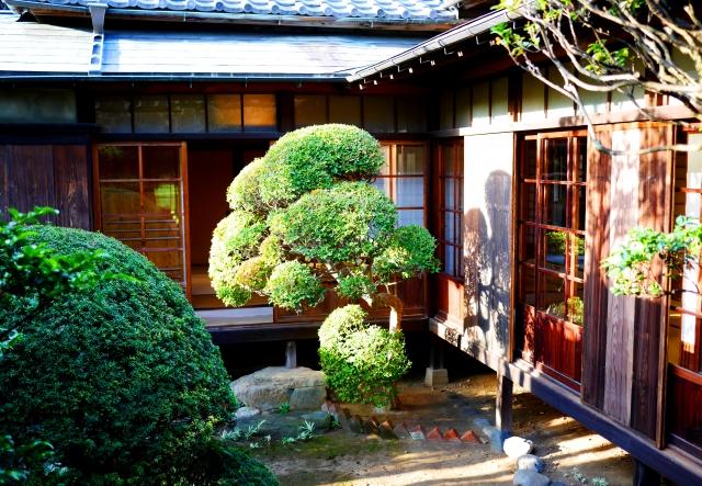 和風住宅の外壁塗装の色選び|人気色やデザイン事例を紹介